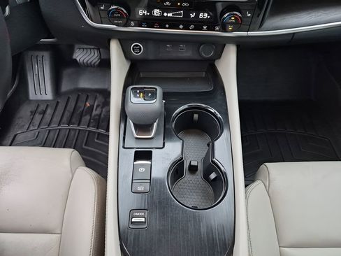 Used 2021 Nissan Rogue SL w/ Premium Package image 39