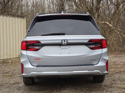 Used 2025 Honda Odyssey Touring image 15