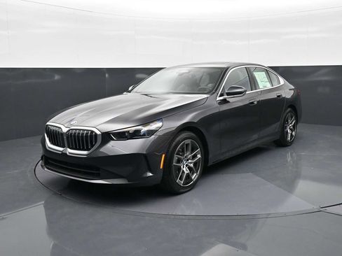 New 2026 BMW 530i w/ Convenience Package RWD image 1