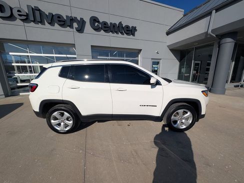 Used 2019 Jeep Compass Latitude image 4