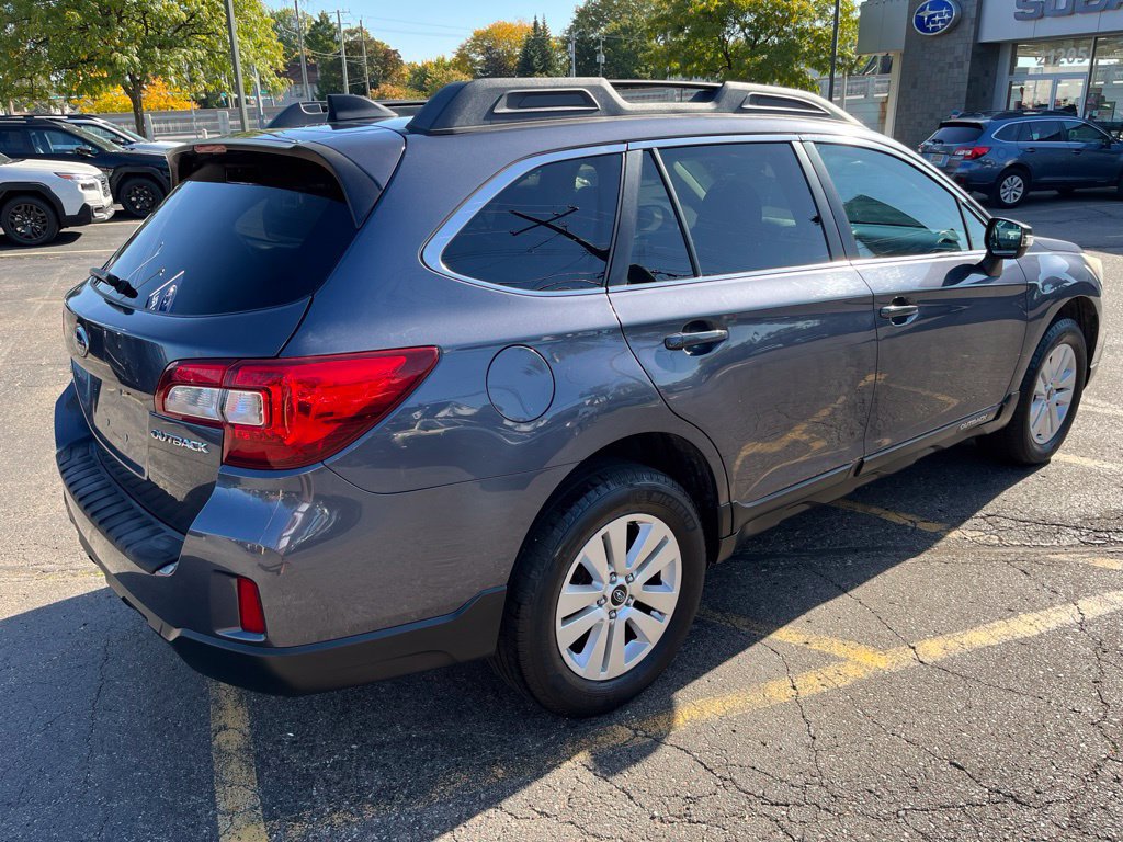 Used 2016 Subaru Outback 2.5i Premium AWD/4WD image 3