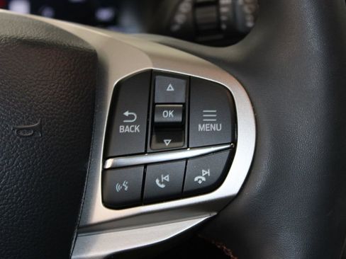 Used 2025 Ford Explorer Active w/ Active Comfort Package AWD/4WD image 17