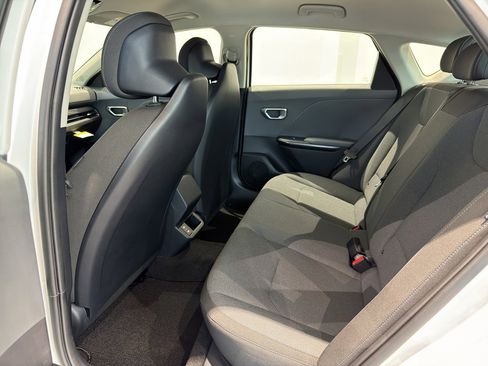 New 2026 Kia K4 LXS image 16