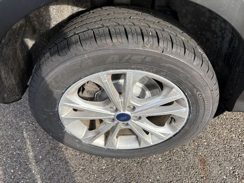 Used 2017 Ford Escape S image 11