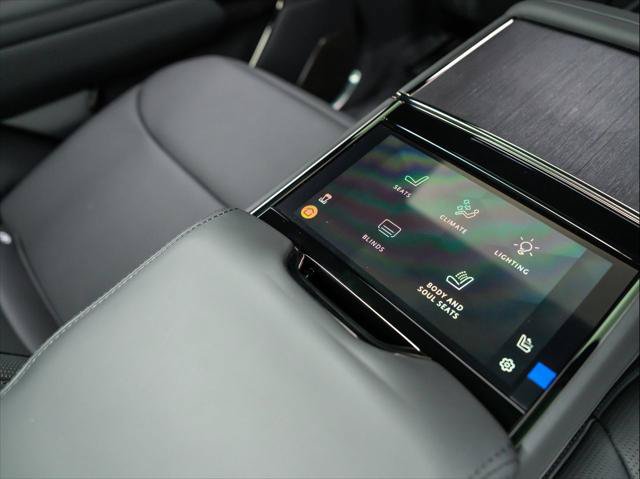 New 2026 Land Rover Range Rover Long Wheel Base SV AWD/4WD image 18