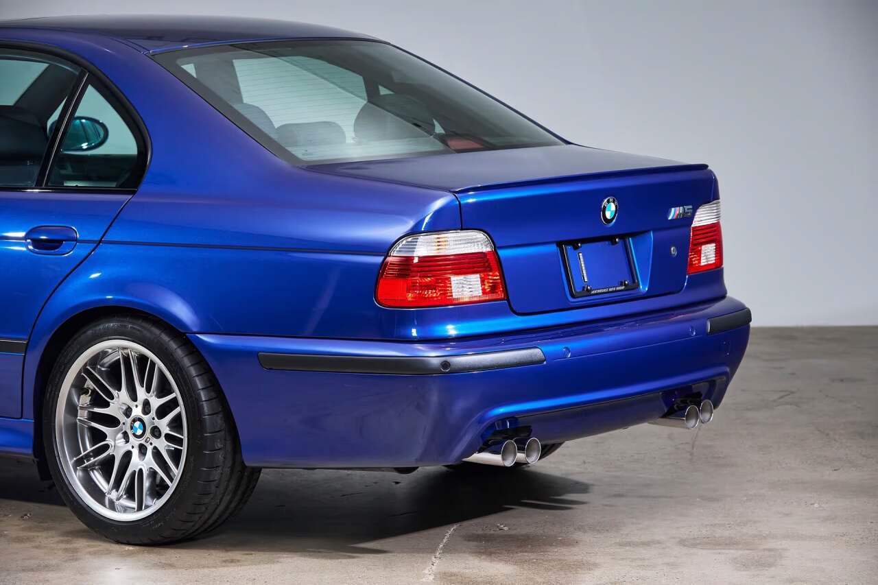 Used 2002 BMW M5 RWD image 14