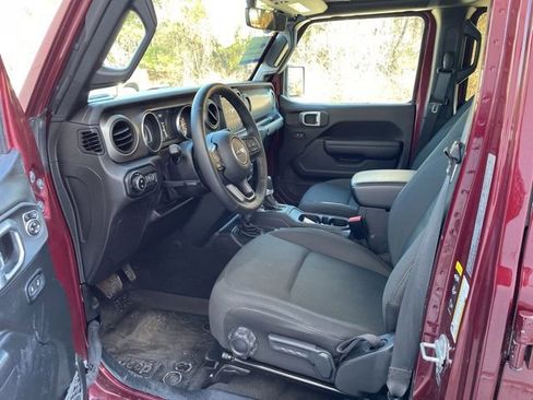 Used 2021 Jeep Gladiator Willys image 13