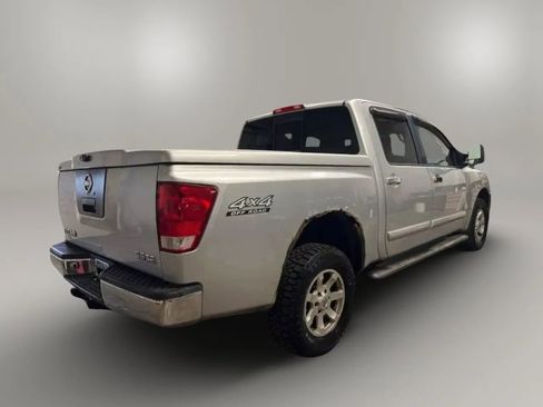 Used 2004 Nissan Titan LE w/ (SAB) Side-Airbag Pkg image 3