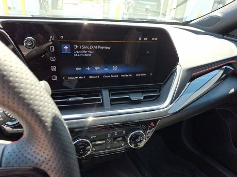 Certified 2024 Chevrolet Trax RS w/ Sunroof Package FWD image 14