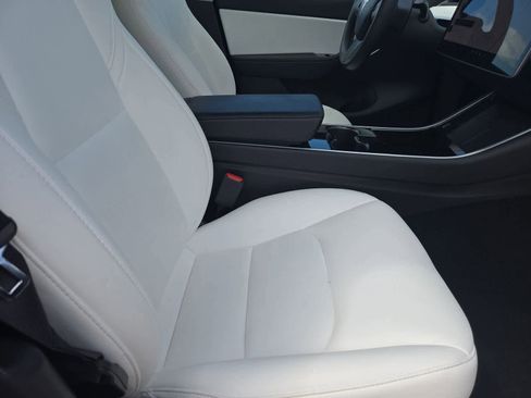 Used 2020 Tesla Model Y Long Range image 19