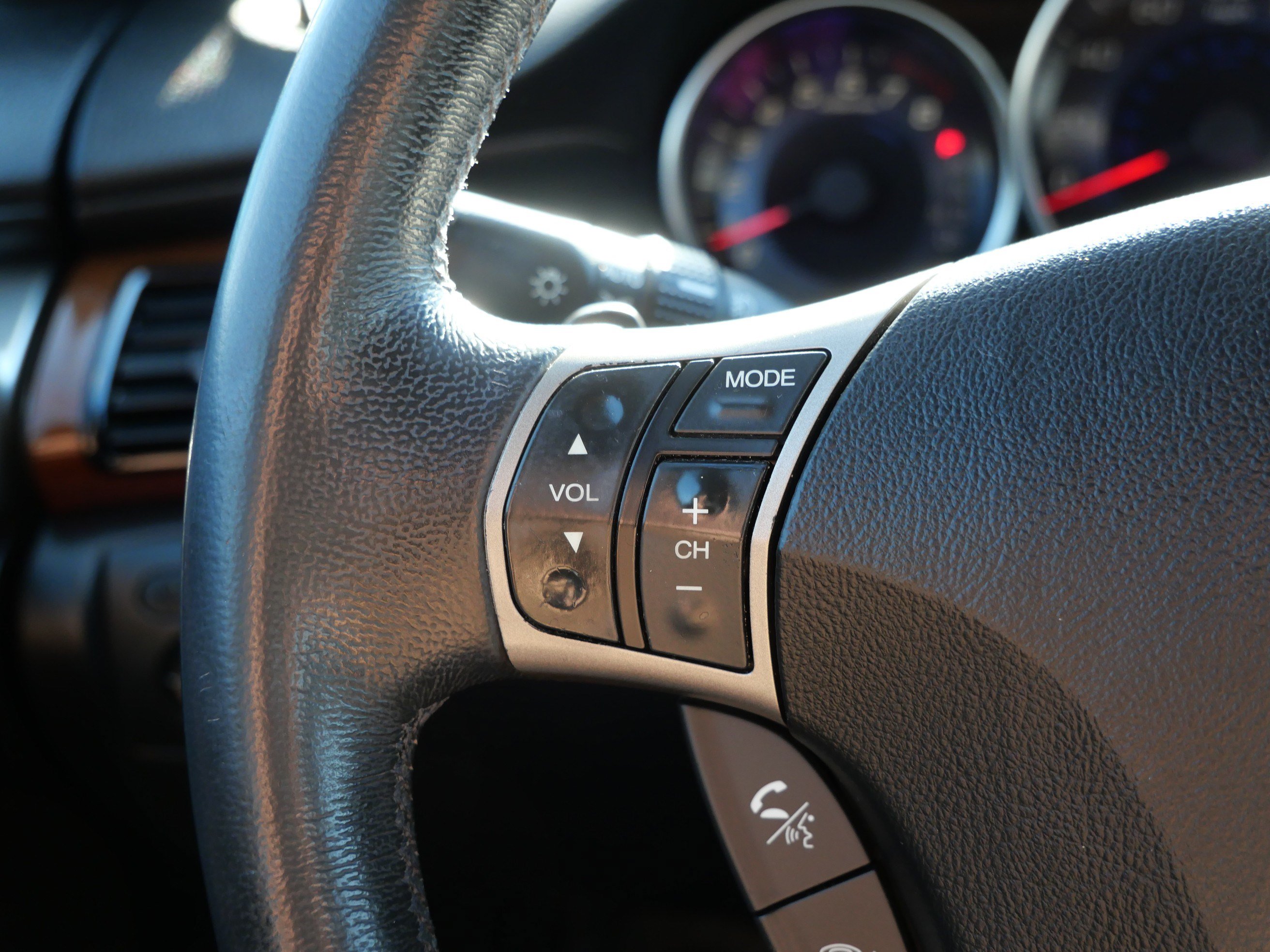 Used 2007 Acura RL w/ Technology Package AWD/4WD image 28
