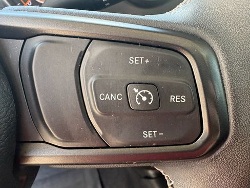 Used 2023 Jeep Gladiator Sport AWD/4WD image 13