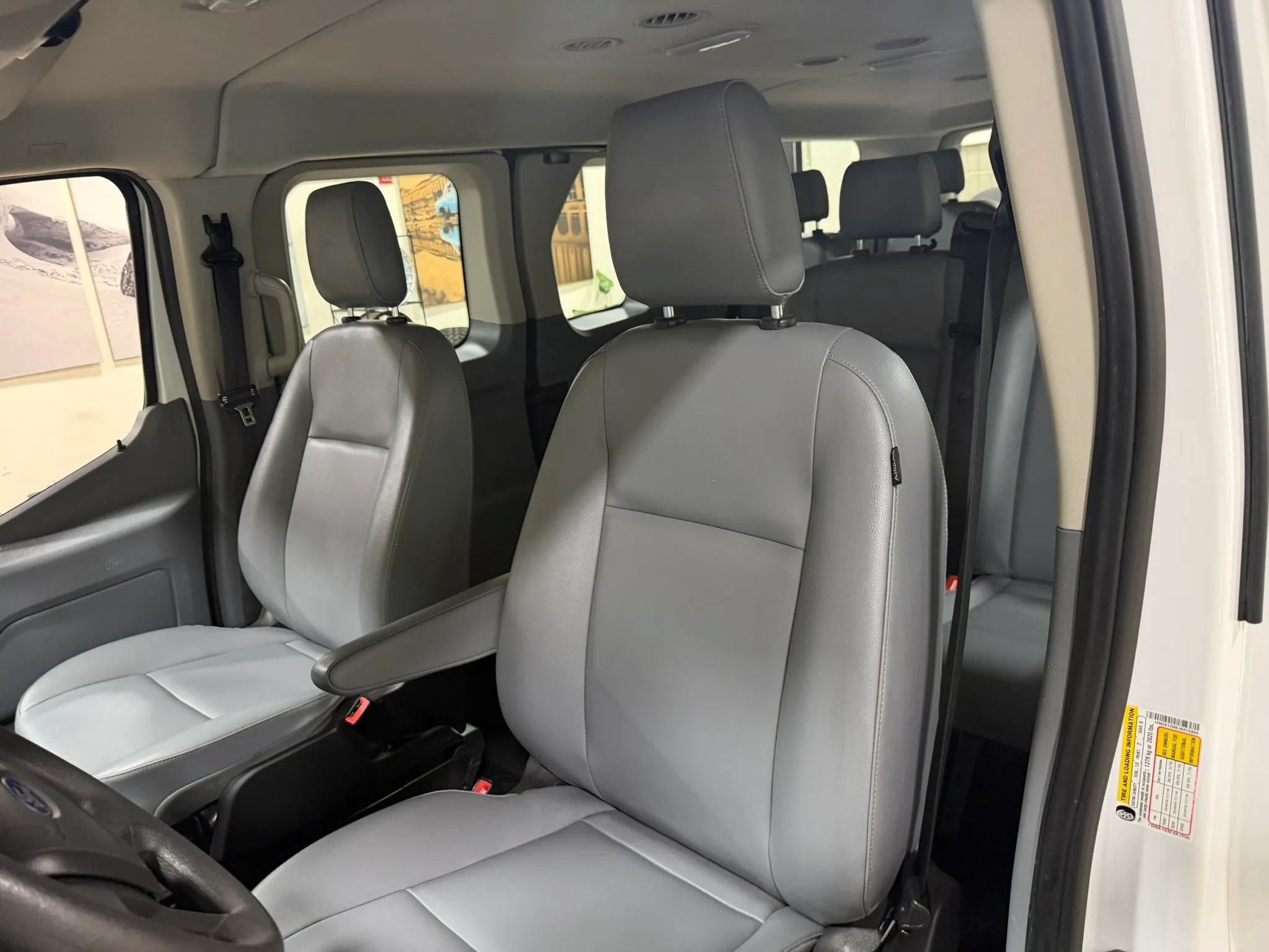 Used 2018 Ford Transit 150 XL RWD image 37