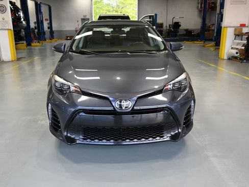 Used 2017 Toyota Corolla SE w/ SE Premium Package FWD image 2