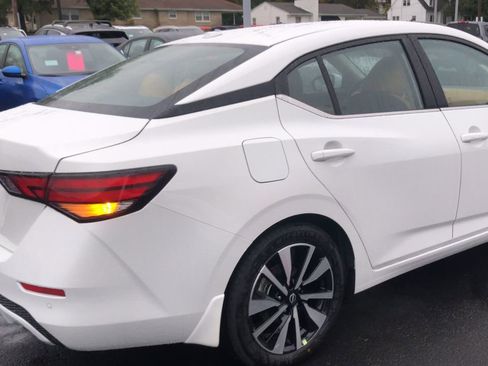 New 2025 Nissan Sentra SV w/ SV Premium Package image 8