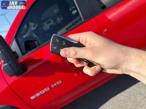 Used 2025 Chevrolet Silverado 2500 Custom w/ Custom Value Package image 17