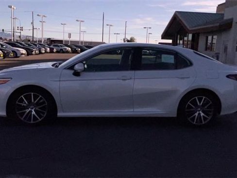 Used 2024 Toyota Camry XLE image 6