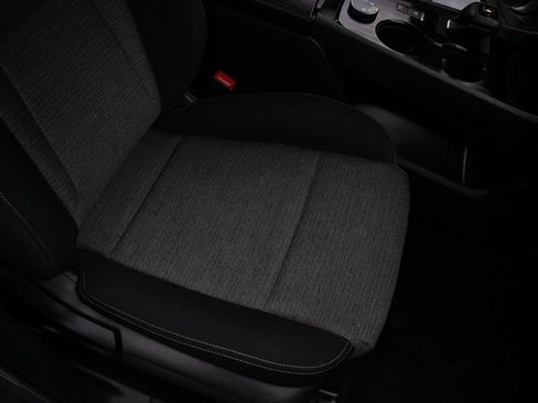 Used 2023 Nissan Rogue SV image 17