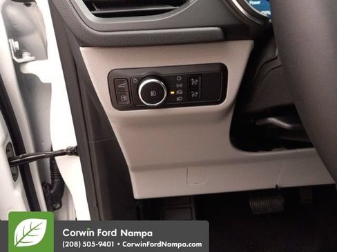 New 2025 Ford Escape SE w/ PHEV Premium Package FWD image 17