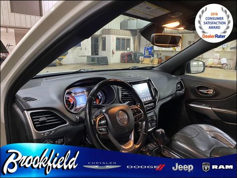 Used 2019 Jeep Cherokee High Altitude AWD/4WD image 31