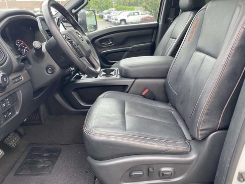 Used 2021 Nissan Titan PRO-4X w/ Pro-4x Convenience Package AWD/4WD image 15