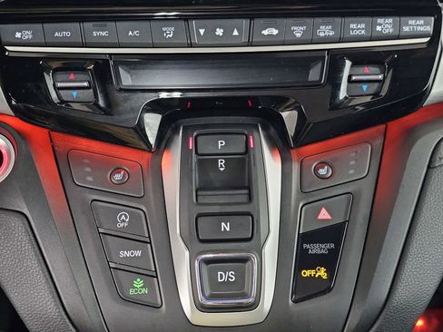 Used 2025 Honda Odyssey Sport-L image 17