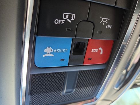 Used 2025 Jeep Wagoneer 4WD image 22