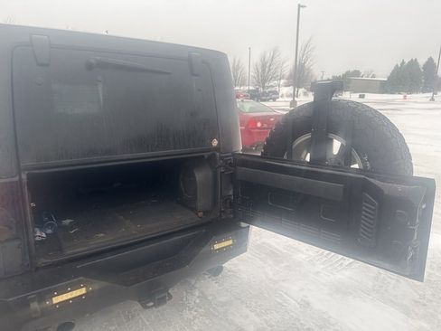 Used 2008 Jeep Wrangler Unlimited Sahara image 35