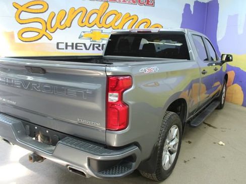 Used 2019 Chevrolet Silverado 1500 Custom w/ Custom Value Package AWD/4WD image 8