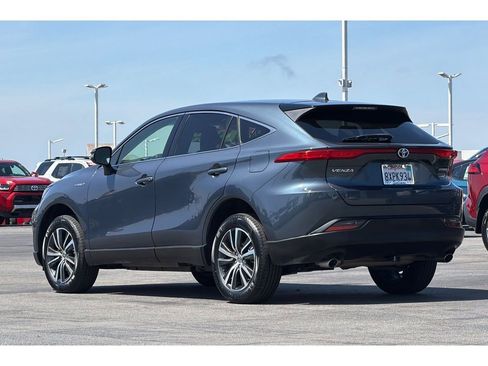 Used 2021 Toyota Venza LE AWD/4WD image 6