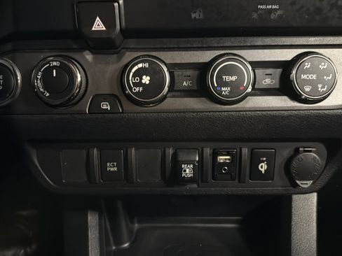 Used 2019 Toyota Tacoma SR5 image 24