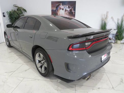Used 2017 Dodge Charger R/T RWD image 5