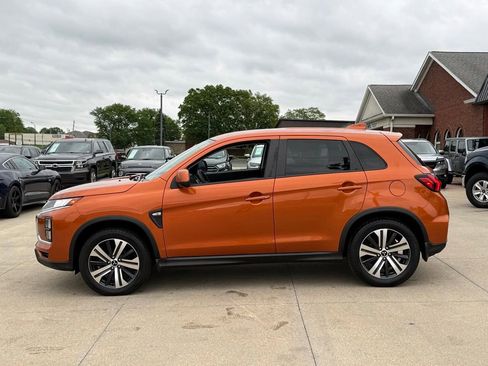 Used 2020 Mitsubishi Outlander Sport SE AWD/4WD image 3