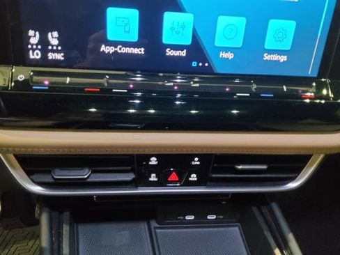 Used 2024 Volkswagen Atlas Cross Sport SE AWD/4WD image 34