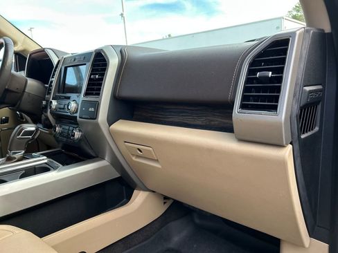 Used 2018 Ford F150 Lariat w/ Equipment Group 502A Luxury image 15
