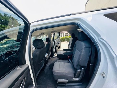 Used 2019 Chevrolet Traverse LT FWD image 19