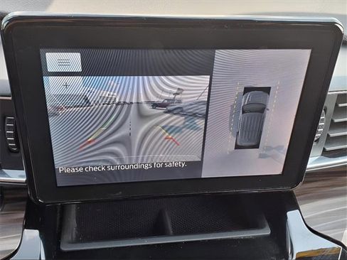 Used 2022 Ford Explorer Limited w/ Equipment Group 301A image 23