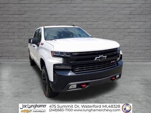 Used 2022 Chevrolet Silverado 1500 LT Trail Boss w/ LT Trail Boss Premium Package AWD/4WD image 3