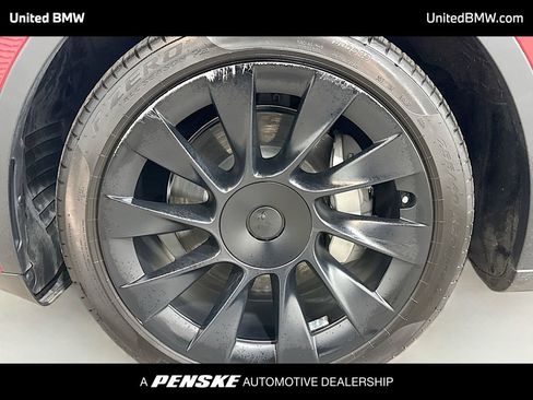 Used 2022 Tesla Model Y Long Range image 2