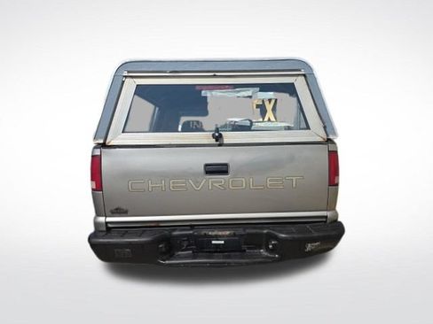Used 1998 Chevrolet S10 Pickup 4x4 Regular Cab image 5