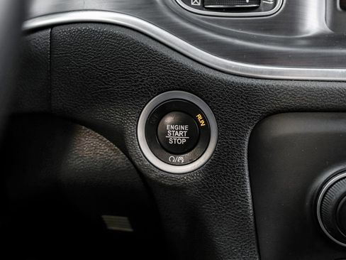 Used 2018 Dodge Charger SXT image 26