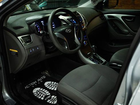 Used 2015 Hyundai Elantra SE FWD image 7