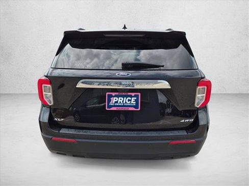 Used 2023 Ford Explorer XLT AWD/4WD image 5