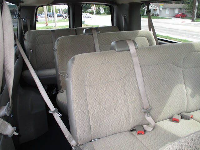 Used 2018 Chevrolet Express 3500 LT w/ LT Preferred Equipment Group RWD image 22