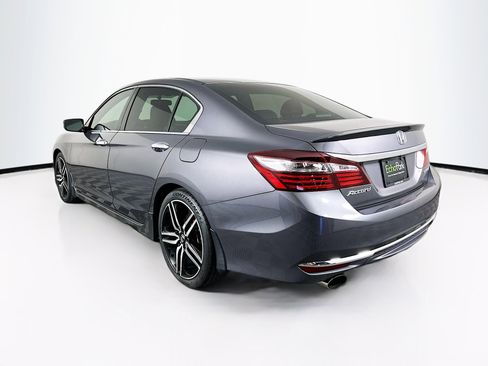 Used 2017 Honda Accord Sport image 5
