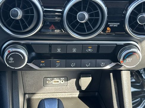 Certified 2023 Nissan Sentra SV FWD image 21
