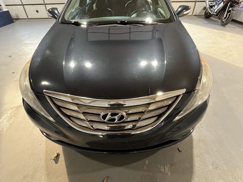 Used 2012 Hyundai Sonata Limited w/ Navigation Pkg image 2