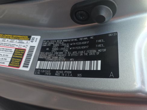 Used 2023 Toyota Sienna XLE image 22