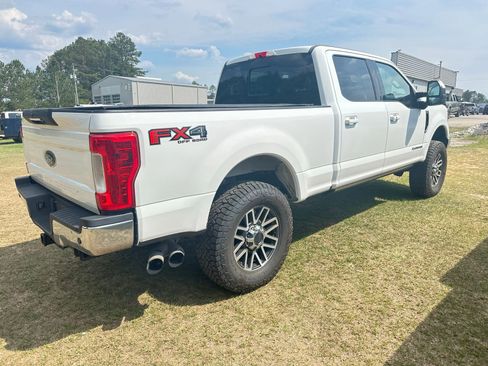 Used 2017 Ford F250 Lariat w/ Lariat Ultimate Package AWD/4WD image 7