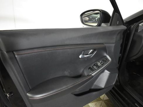 Certified 2021 Nissan Sentra SR FWD image 6